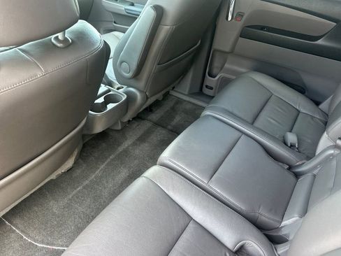 Used 2016 Honda Odyssey Touring Elite image 12