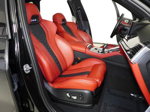 Used 2024 BMW X5 M Competition w/ Executive Package image 18