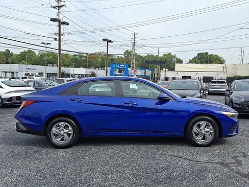 Certified 2025 Hyundai Elantra SE image 7