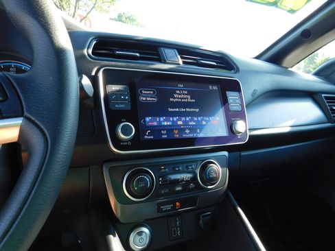 Used 2022 Nissan Leaf S FWD image 20