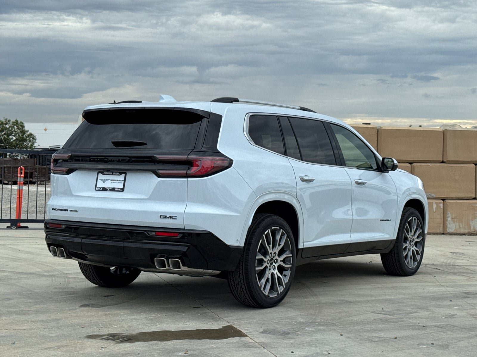 Used 2026 GMC Acadia Denali Ultimate w/ LPO, Floor Liner Package AWD/4WD image 16