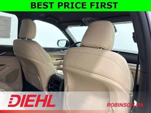 New 2025 Jeep Grand Cherokee Limited w/ Black Appearance Package image 13