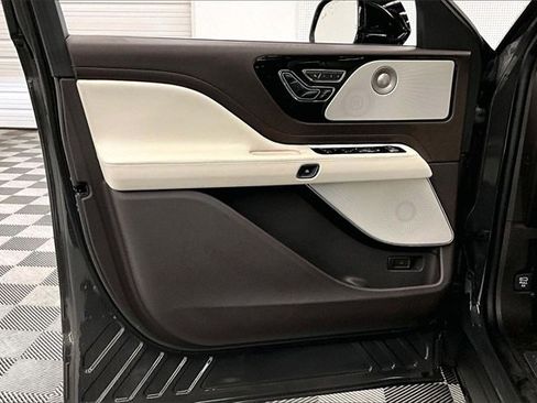 Used 2024 Lincoln Aviator Black Label w/ Dynamic Handling Package image 19
