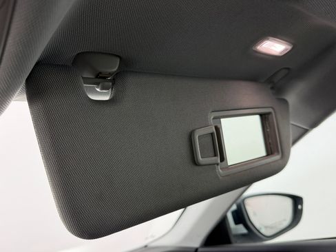 Used 2022 Audi e-tron Premium Plus w/ Premium Plus Package image 31