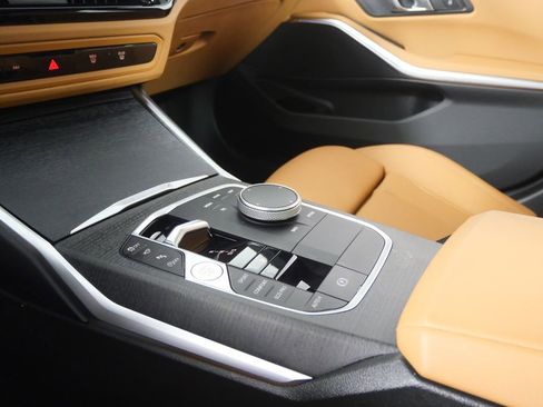 Certified 2025 BMW 330i Sedan RWD image 23