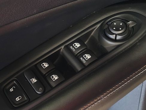 Used 2018 Jeep Compass Latitude AWD/4WD image 27