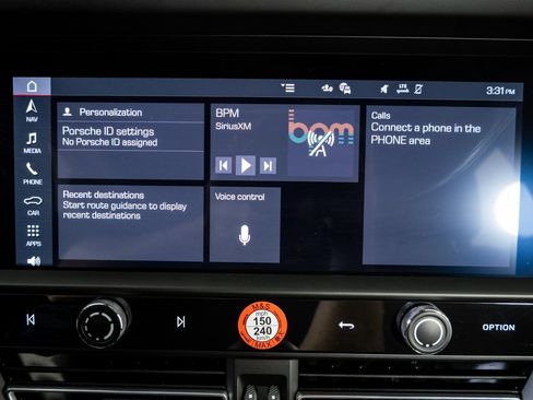 Certified 2025 Porsche Macan image 14