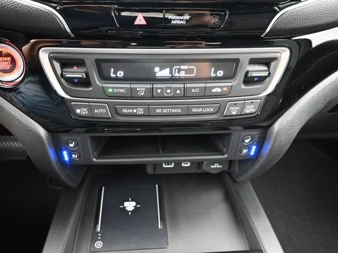 Used 2025 Honda Ridgeline Black Edition image 22