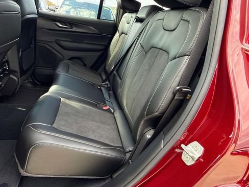 New 2025 Jeep Grand Cherokee Altitude RWD image 8