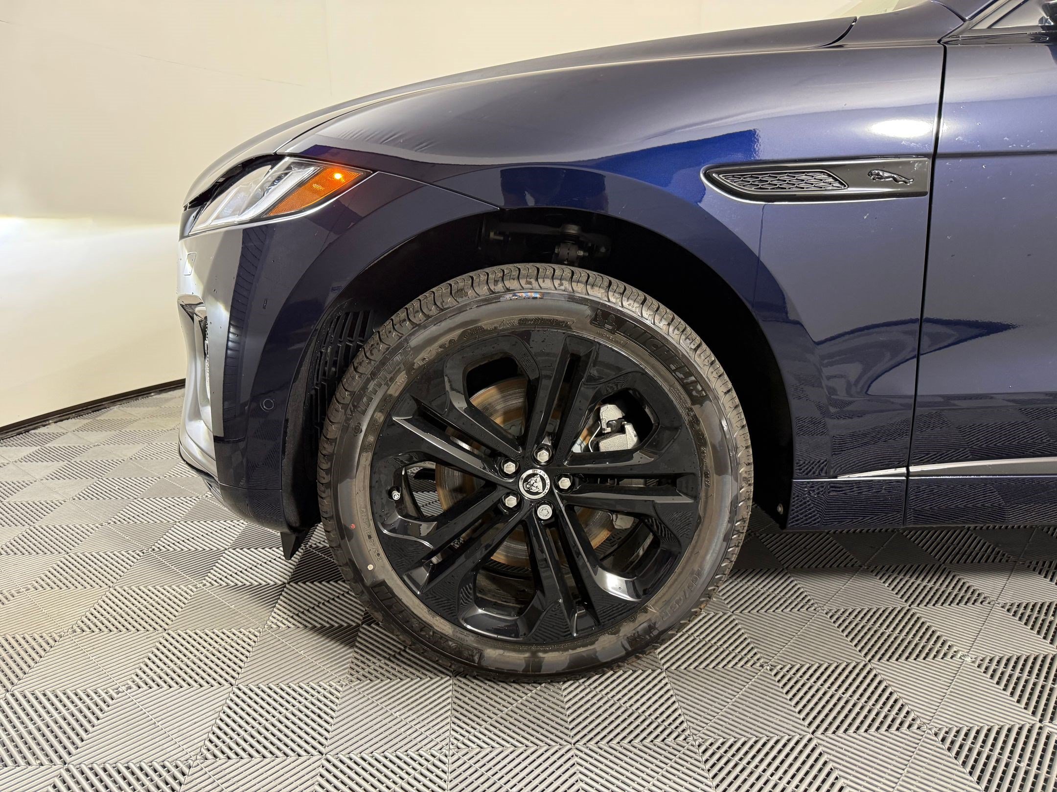 New 2026 Jaguar F-PACE R-Dynamic S AWD/4WD image 12