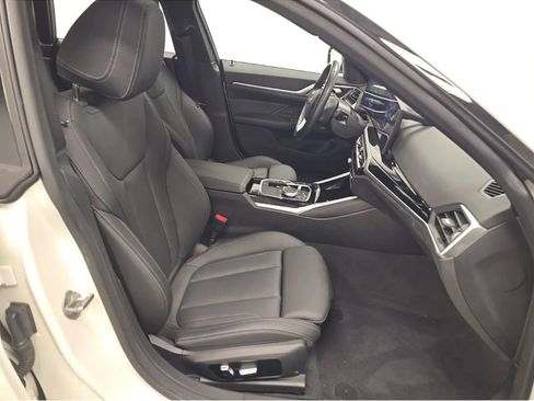 Used 2023 BMW i4 eDrive35 RWD image 9