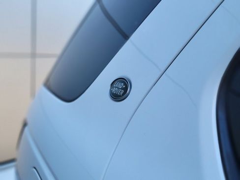 Used 2025 Land Rover Discovery Sport Dynamic SE image 39