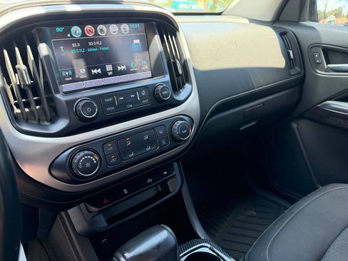 Used 2018 GMC Canyon SLE w/ Trailering Package RWD image 9