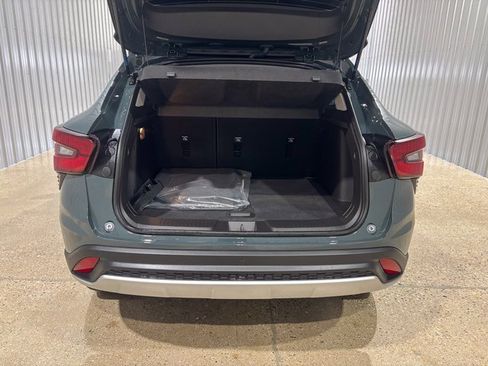 Used 2025 Chevrolet Trax LT w/ Driver Confidence Package image 8
