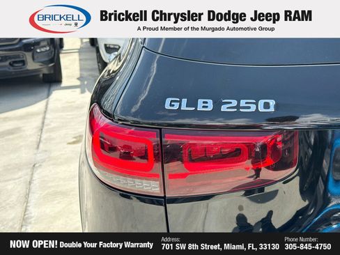 Used 2021 Mercedes-Benz GLB 250 w/ Premium Package image 11