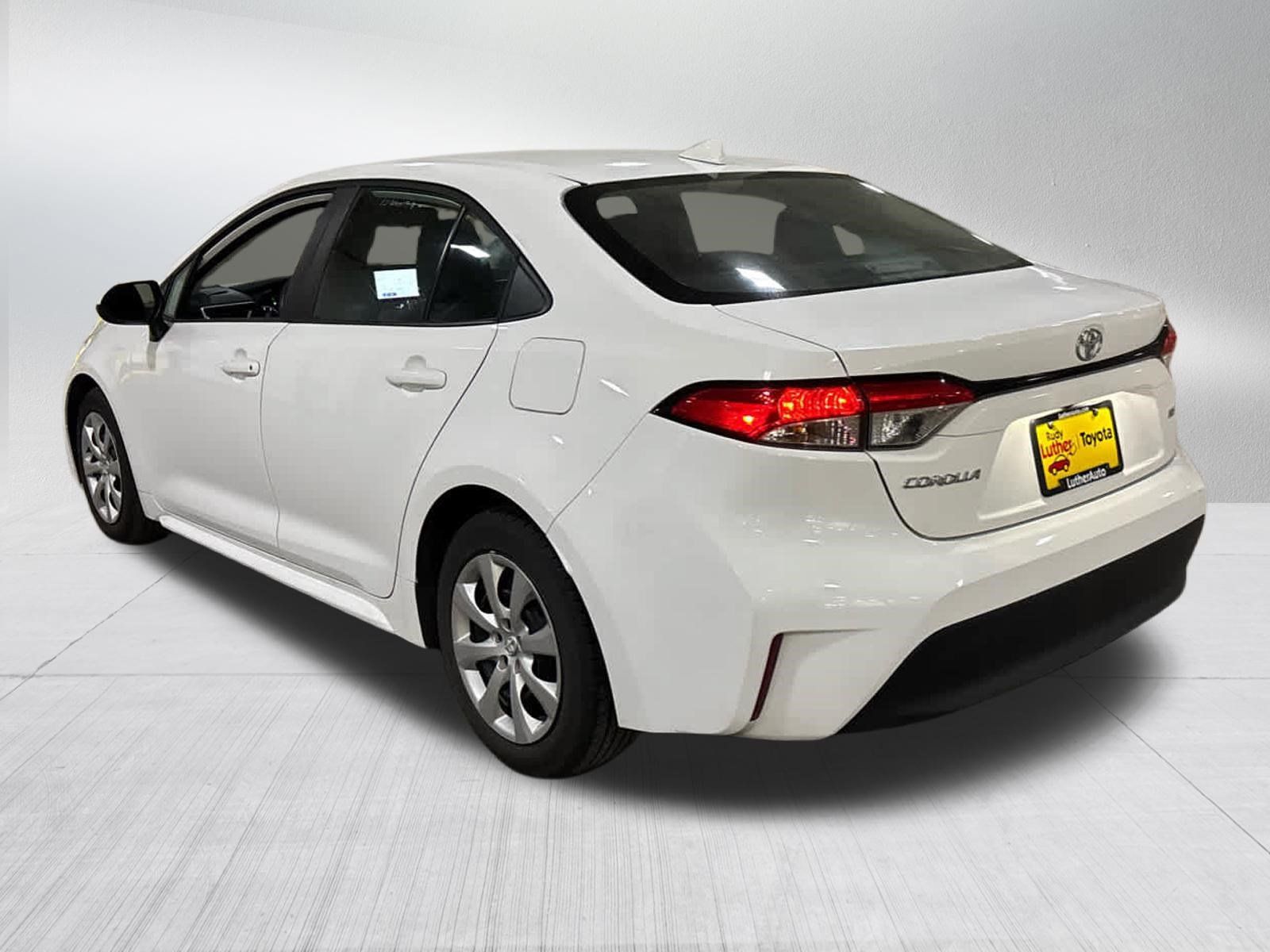 Used 2024 Toyota Corolla LE FWD image 4