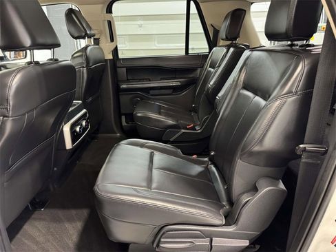 Used 2024 Ford Expedition Max XLT image 18