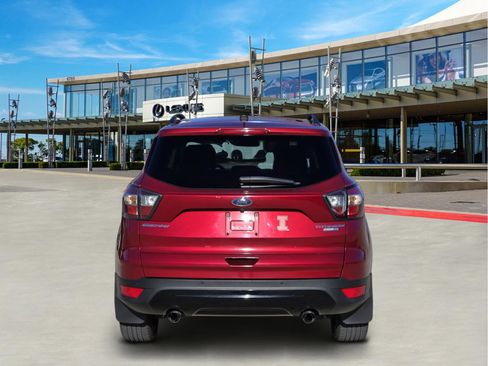 Used 2017 Ford Escape Titanium image 4