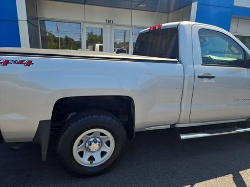 Used 2018 Chevrolet Silverado 1500 W/T w/ WT Convenience Package AWD/4WD image 12