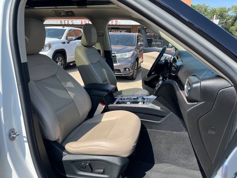 Used 2021 Ford Explorer Limited w/ Equipment Group 301A AWD/4WD image 21