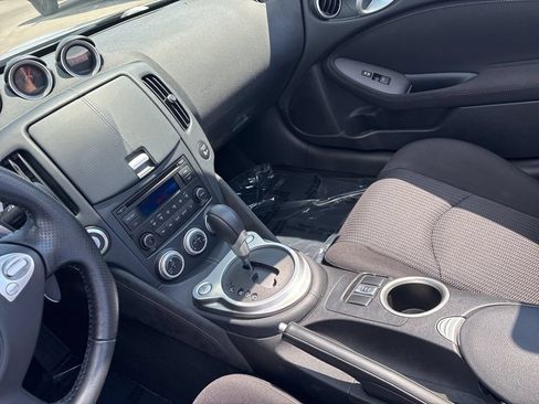 Used 2016 Nissan 370Z Roadster RWD image 14