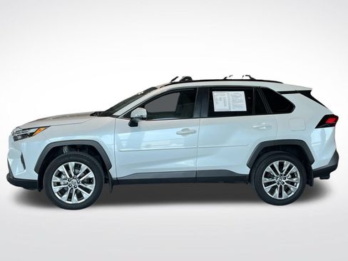 Used 2025 Toyota RAV4 XLE Premium AWD/4WD image 5