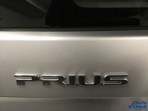 Used 2015 Toyota Prius Three image 14