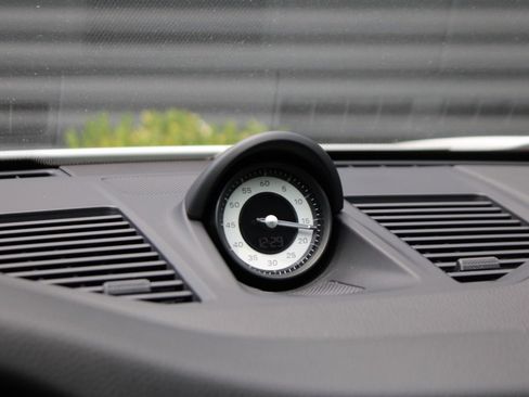 Used 2020 Porsche 911 Carrera S image 24