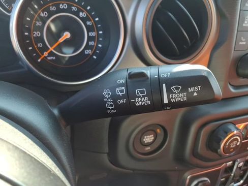 Used 2018 Jeep Wrangler Unlimited Sport S AWD/4WD image 21