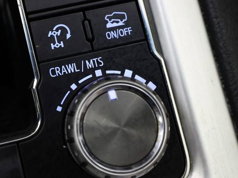 Used 2018 Toyota Land Cruiser AWD/4WD image 32