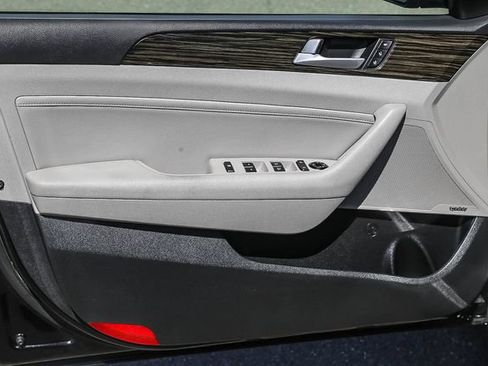 Used 2016 Hyundai Sonata Limited FWD image 23