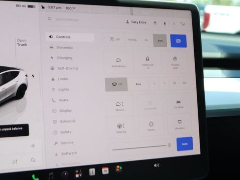 Used 2024 Tesla Model Y Performance AWD/4WD image 25