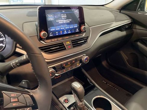Used 2025 Nissan Altima 2.5 SR image 20