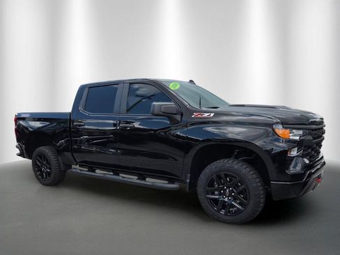 Used 2025 Chevrolet Silverado 1500 Custom Trail Boss AWD/4WD image 2