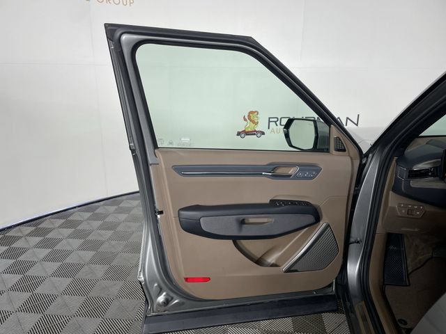 Used 2024 Kia EV9 Land AWD/4WD image 35
