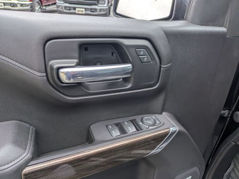 Used 2021 Chevrolet Silverado 1500 LT Trail Boss w/ Convenience Package II AWD/4WD image 16