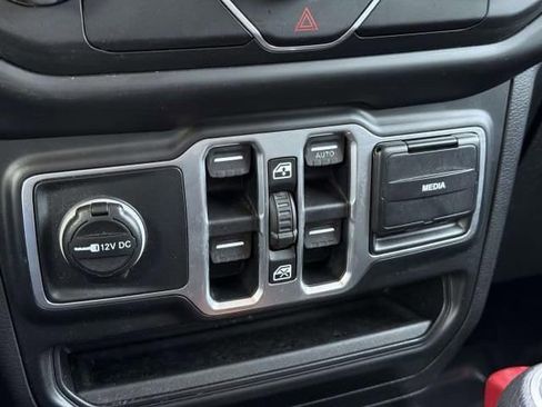 Used 2018 Jeep Wrangler Unlimited Sport S AWD/4WD image 26