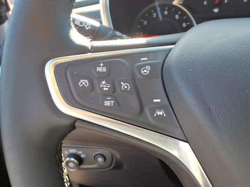 Used 2023 Chevrolet Equinox Premier image 10