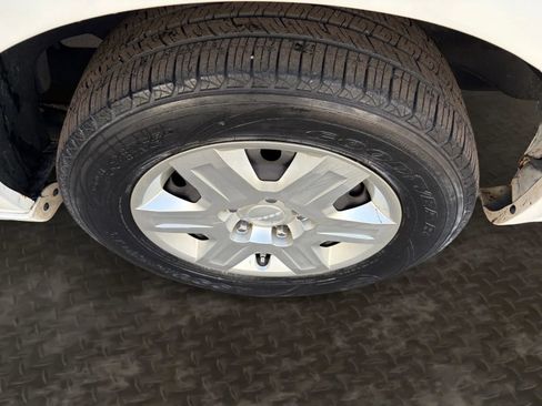 Used 2012 Dodge Grand Caravan SE image 31