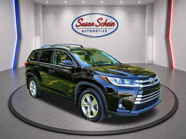 Used 2018 Toyota Highlander Limited FWD image 2