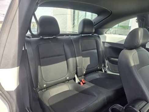Used 2019 Volkswagen Beetle 2.0T SE image 11
