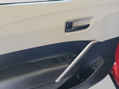 Used 2022 Toyota Corolla Cross LE w/ Moonroof Package FWD image 16