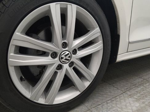 Used 2017 Volkswagen Jetta SEL FWD image 31