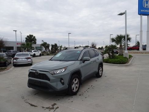 Used 2019 Toyota RAV4 XLE image 1