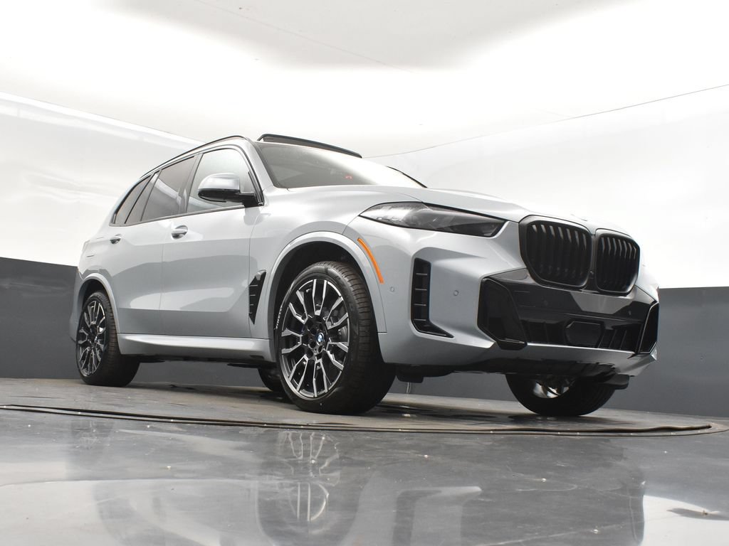 Used 2026 BMW X5 xDrive50e w/ M Sport Package AWD/4WD image 44