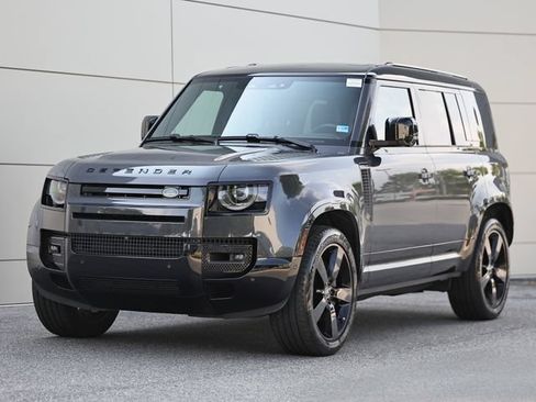 Used 2025 Land Rover Defender 110 X-Dynamic SE AWD/4WD image 1