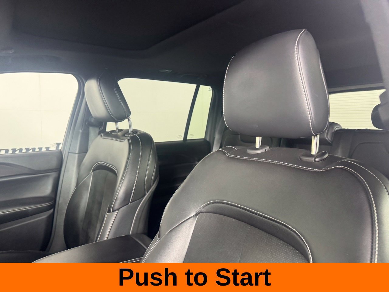 Used 2023 Jeep Grand Cherokee Altitude AWD/4WD image 12