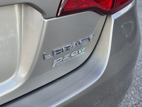 Used 2017 Subaru Legacy 2.5i Premium AWD/4WD image 8