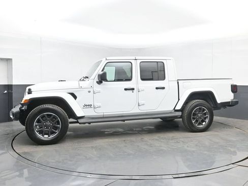 Used 2020 Jeep Gladiator Overland AWD/4WD image 6