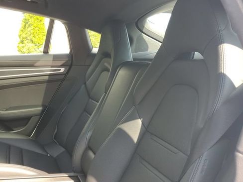 Used 2023 Porsche Panamera image 15